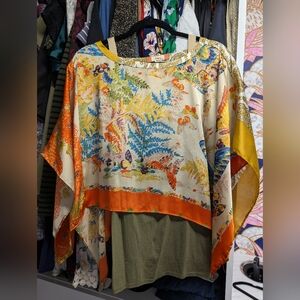 Tiny Chantel Scarf-Printed Top - Size Large